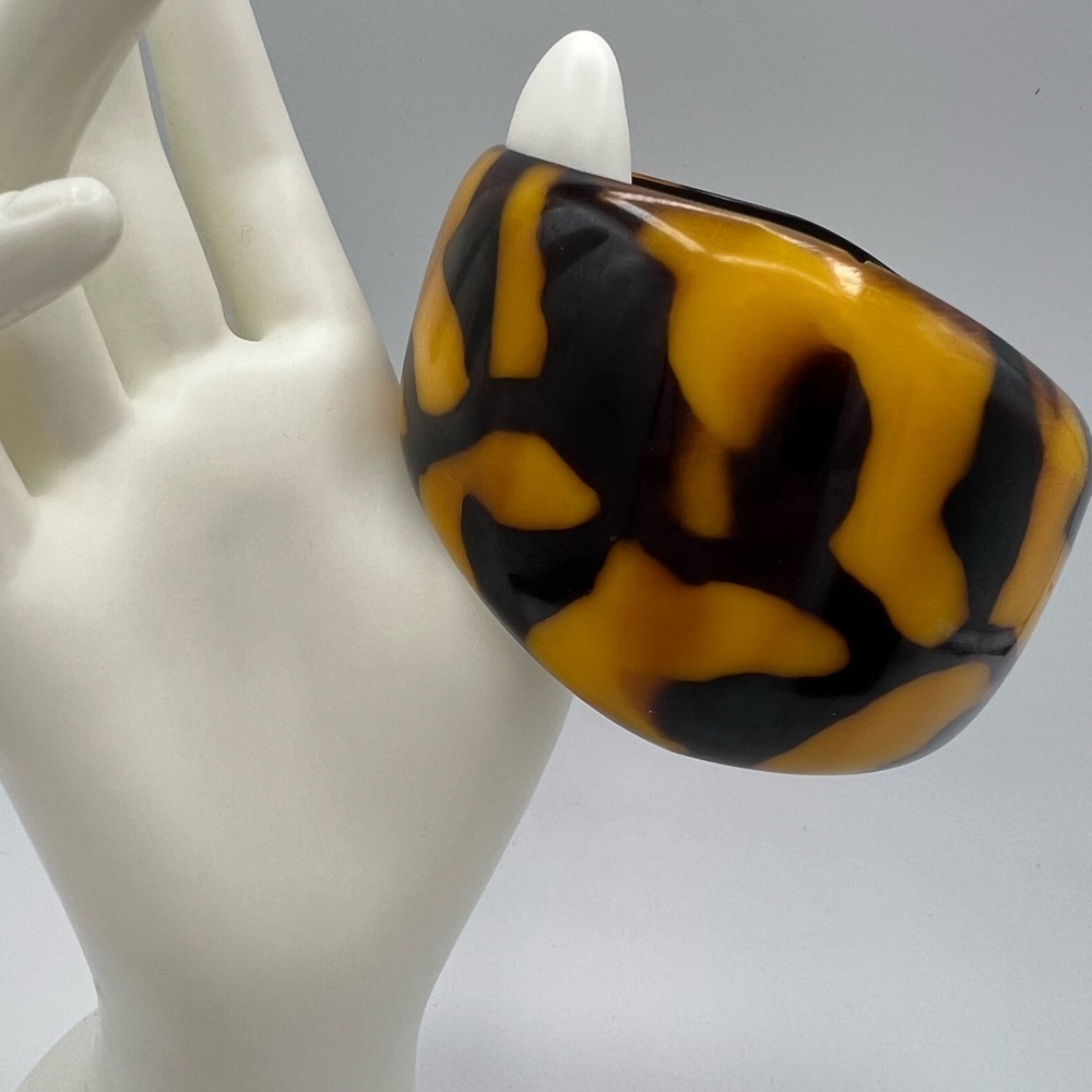 Bold Tortoiseshell Bracelet
